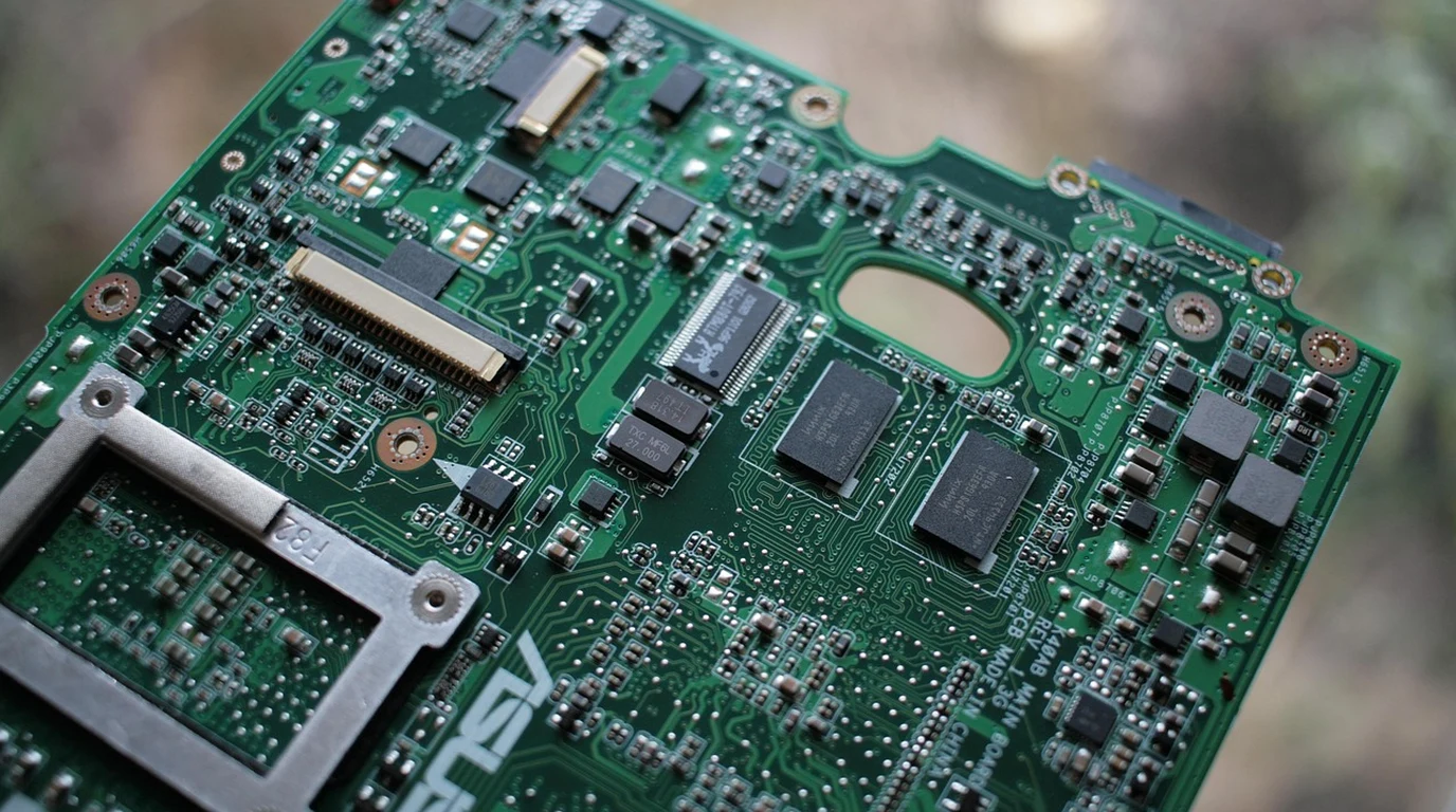 kneron-kl720-vs-kl830-edge-npu-architecture-guide